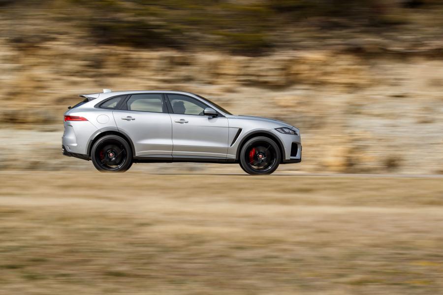  Jaguar F-Pace SVR 2018 года  (WW) (фото 75 из 115)